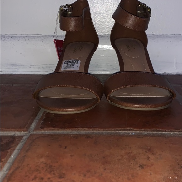 High heels - Picture 3 of 4